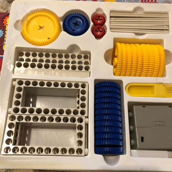 Vtg 1992 NSI Gears in Motion Motorized Building Set, Incomplete - Picture 3 of 5